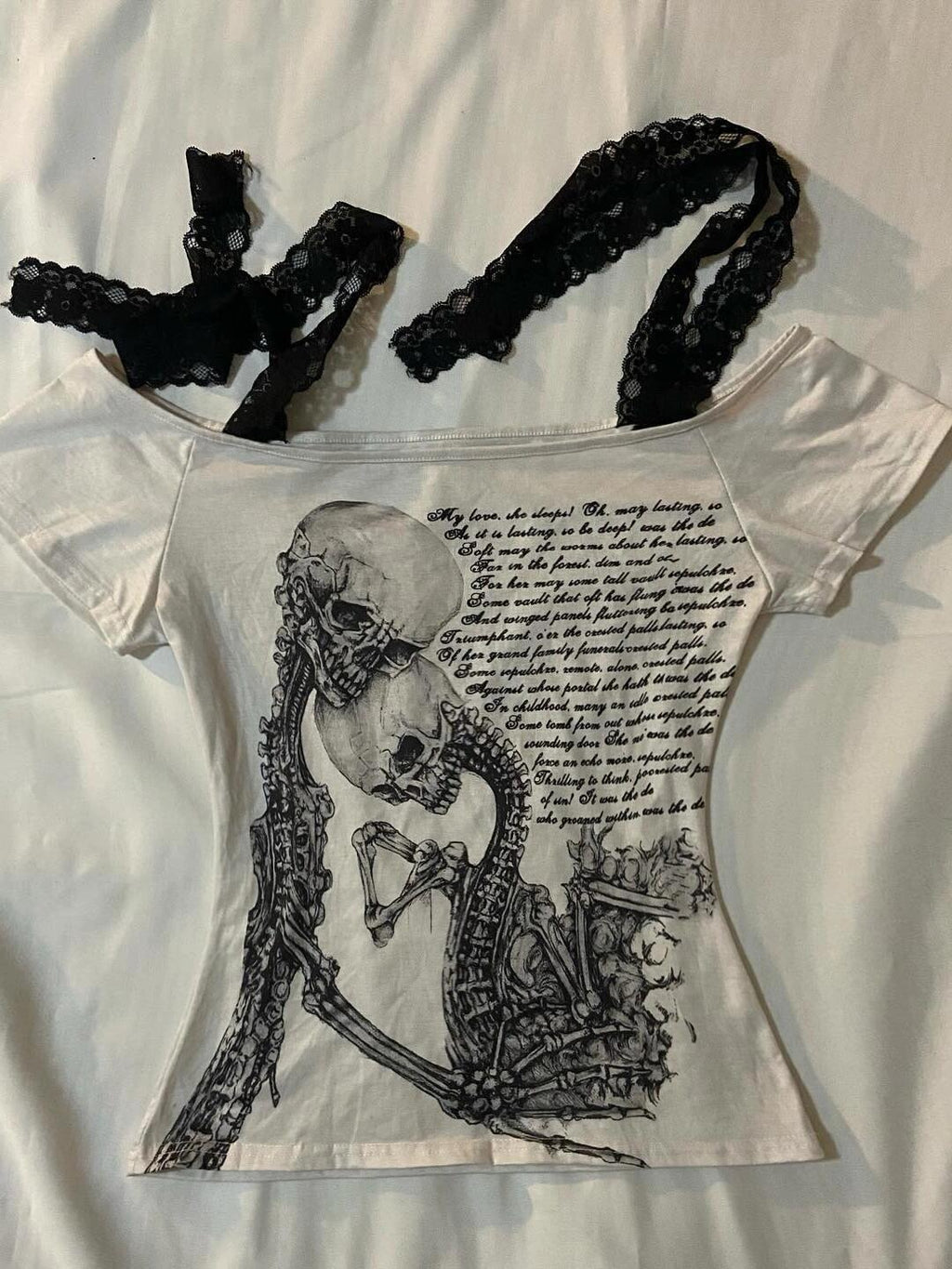 Retro Skull Print Slim-fit T-shirt